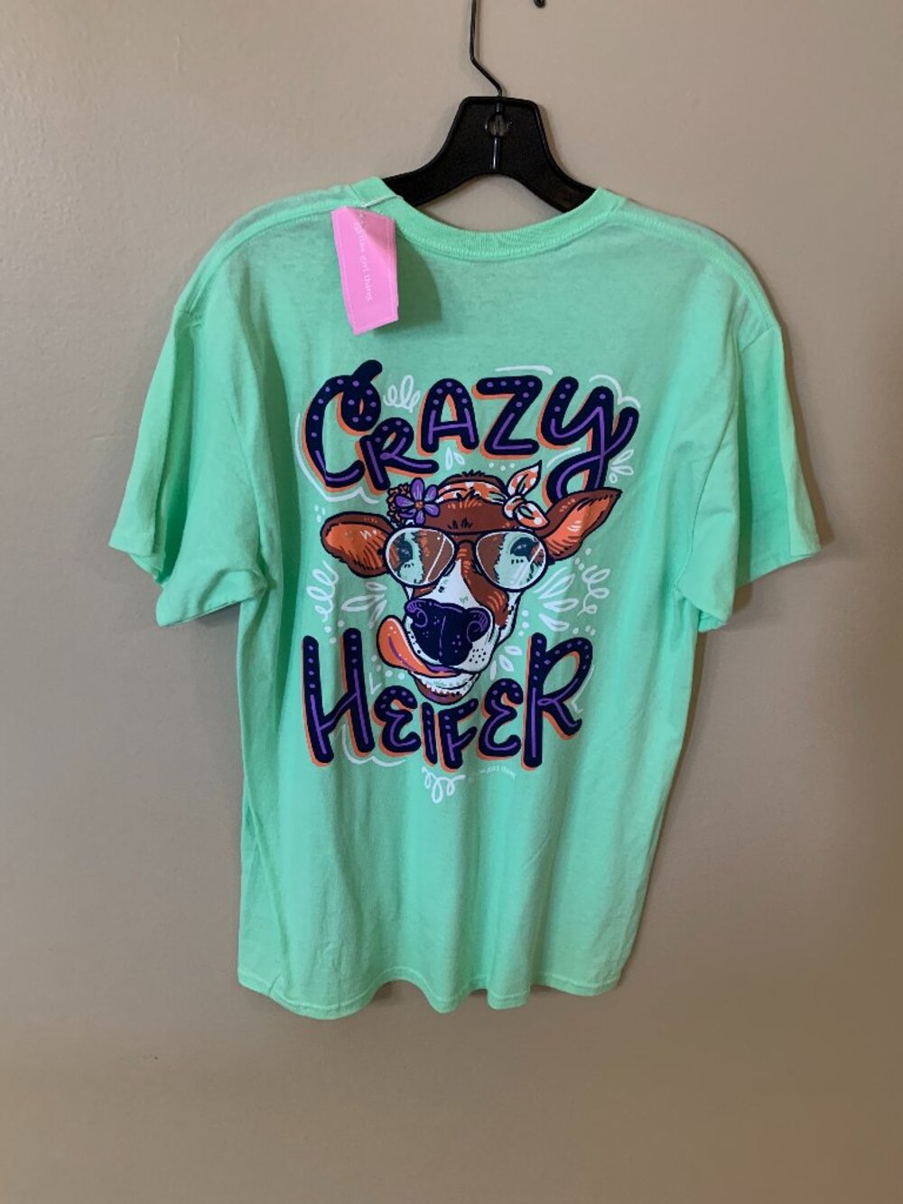 ITSA GIRL THING Tee Shirt  size--M  NWT
